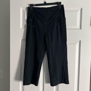lululemon wide leg capri pants